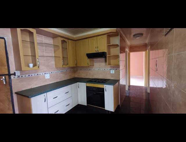 3 BEDROOM PROPERTY TO RENT IN BIRCH ACRES